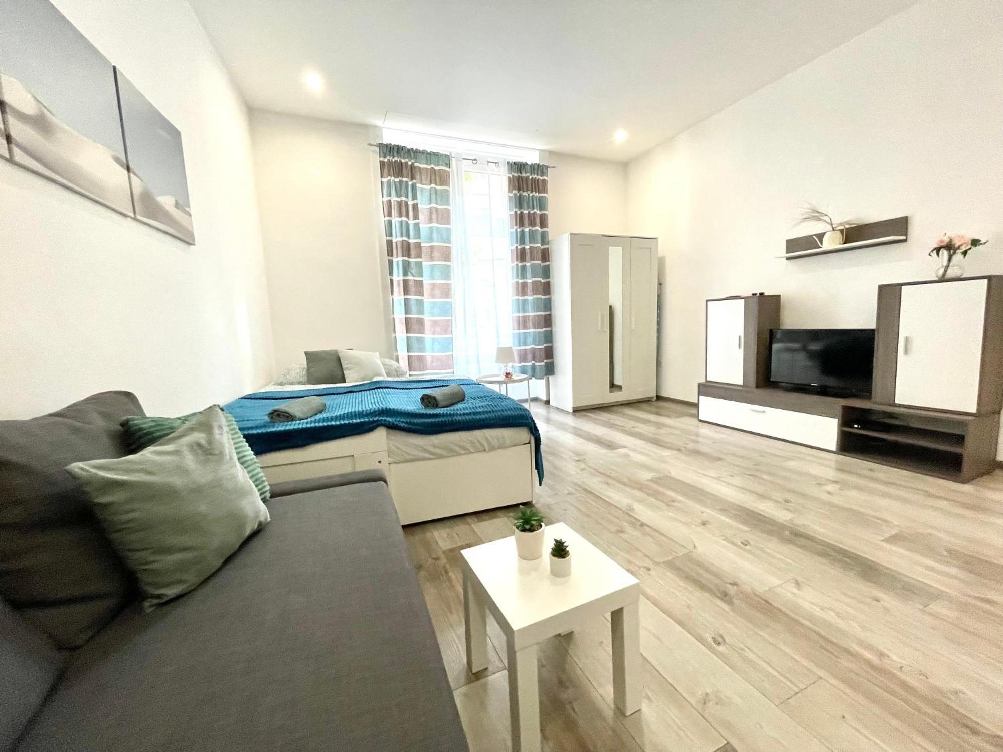 בודפשט Relax Home With 2 Bedroom, 2 Bathroom For 6 People In The City Centre Free Coffee מראה חיצוני תמונה