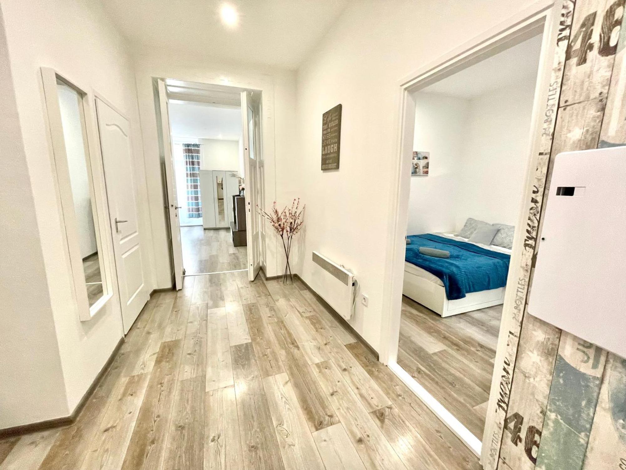 בודפשט Relax Home With 2 Bedroom, 2 Bathroom For 6 People In The City Centre Free Coffee מראה חיצוני תמונה