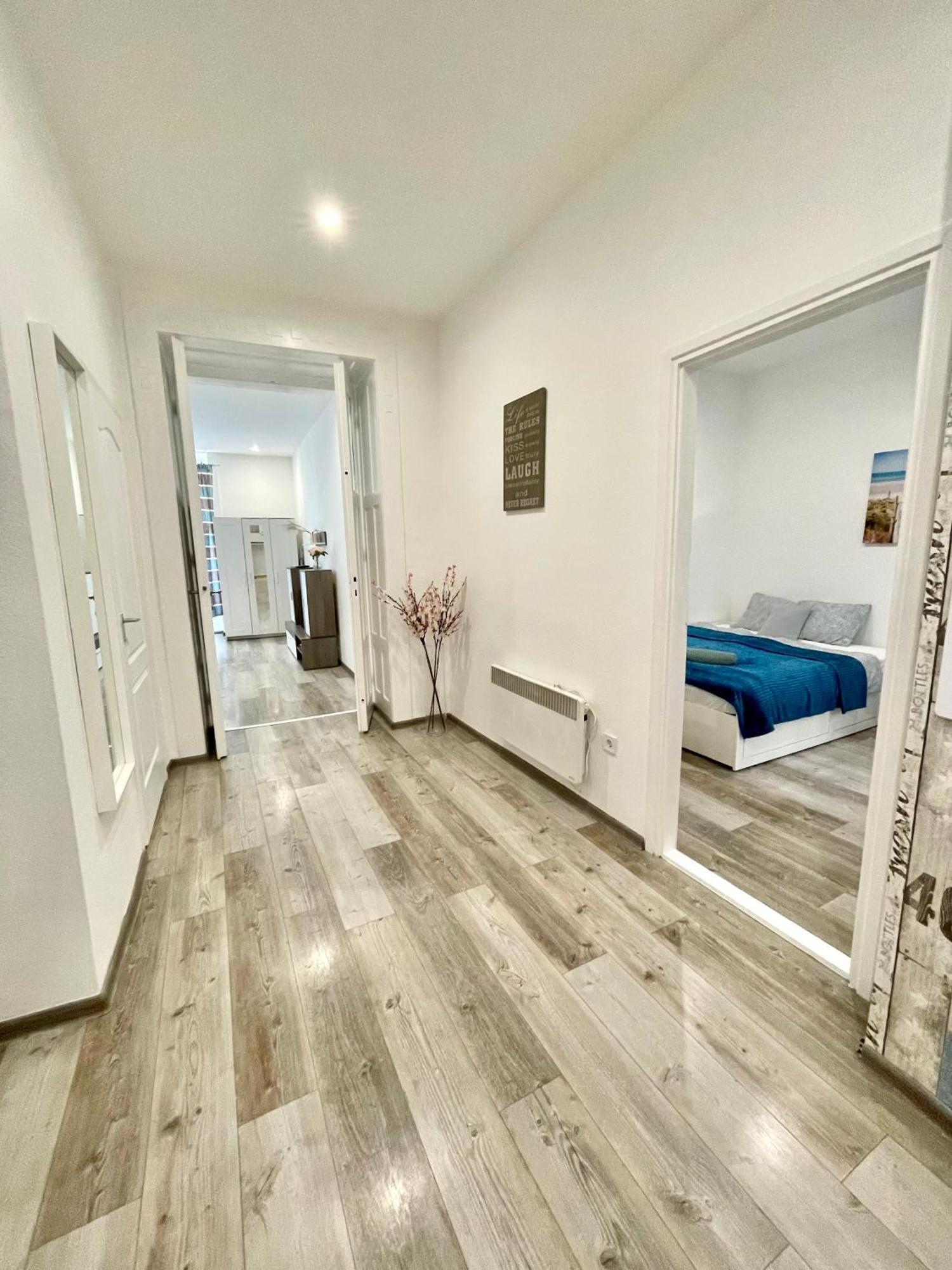 בודפשט Relax Home With 2 Bedroom, 2 Bathroom For 6 People In The City Centre Free Coffee מראה חיצוני תמונה