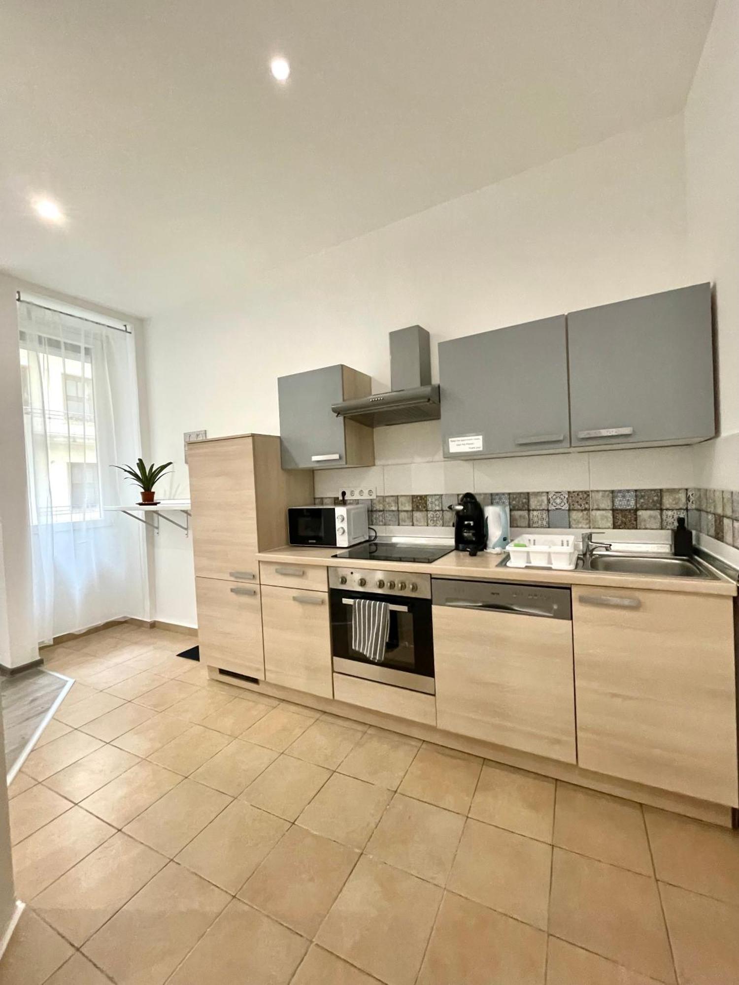 בודפשט Relax Home With 2 Bedroom, 2 Bathroom For 6 People In The City Centre Free Coffee מראה חיצוני תמונה