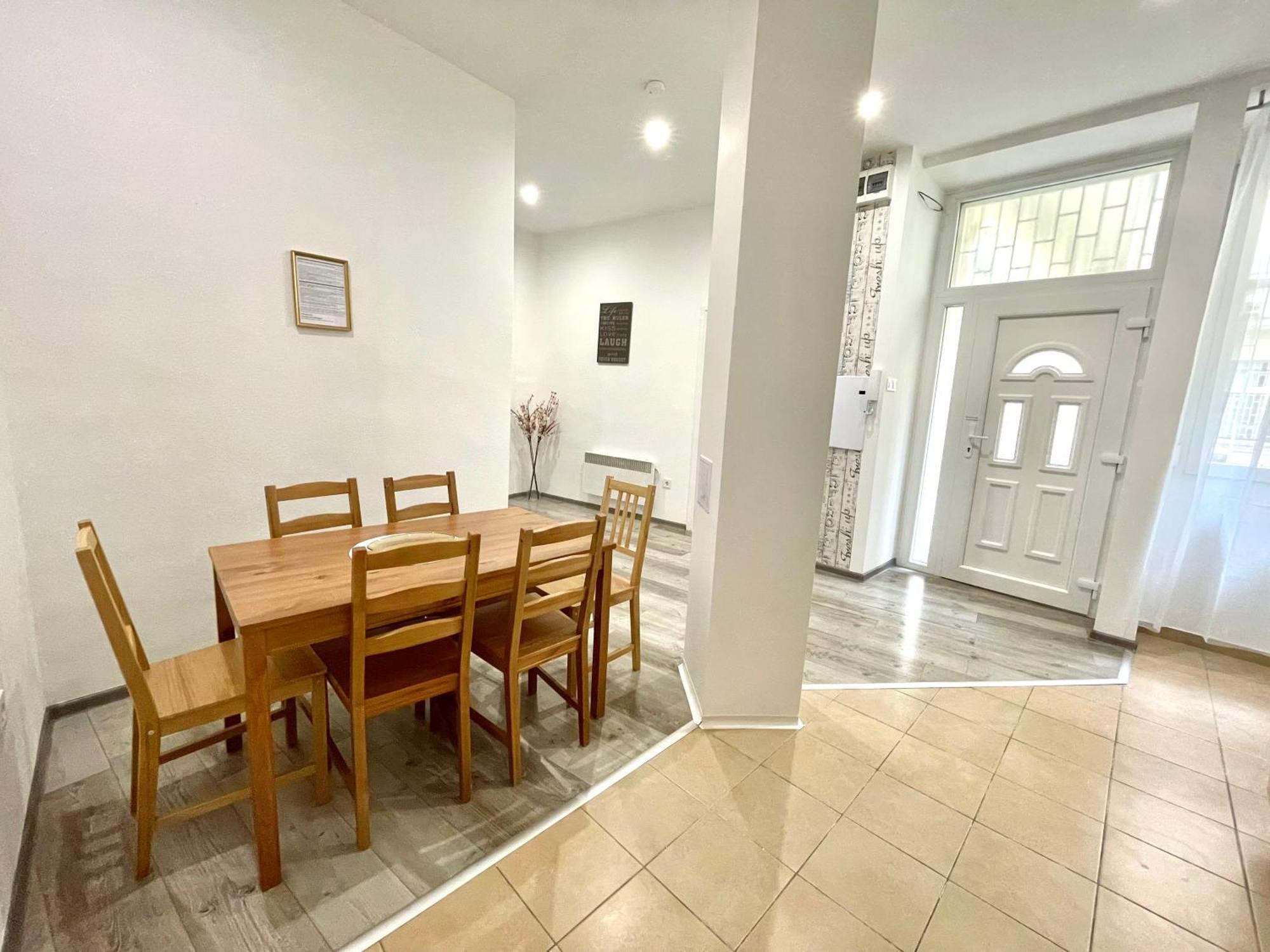 בודפשט Relax Home With 2 Bedroom, 2 Bathroom For 6 People In The City Centre Free Coffee מראה חיצוני תמונה