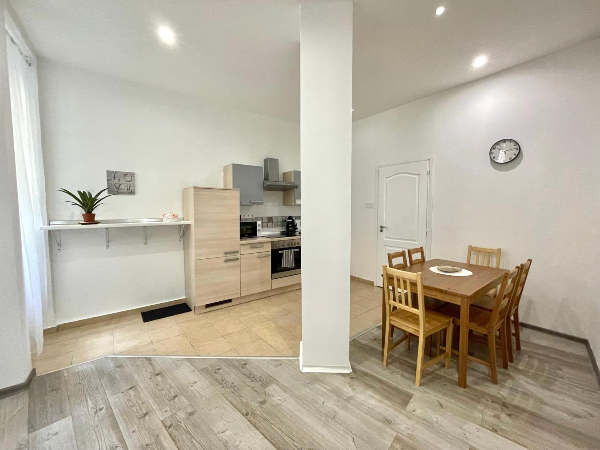 בודפשט Relax Home With 2 Bedroom, 2 Bathroom For 6 People In The City Centre Free Coffee מראה חיצוני תמונה