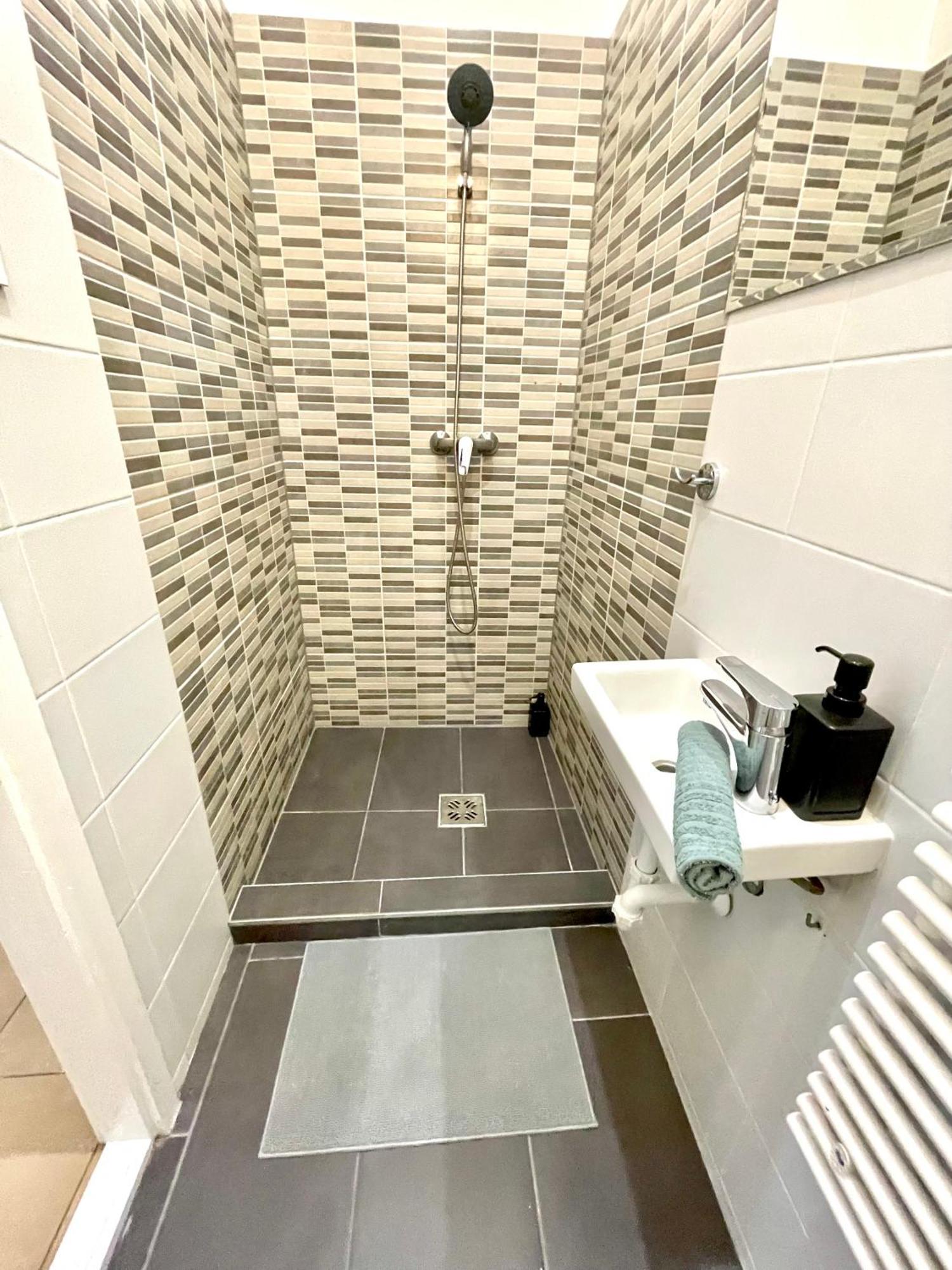 בודפשט Relax Home With 2 Bedroom, 2 Bathroom For 6 People In The City Centre Free Coffee מראה חיצוני תמונה
